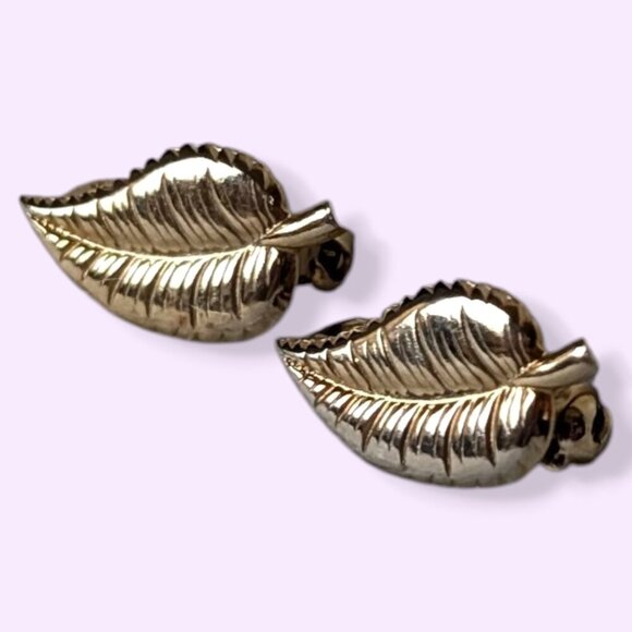 (2/$20) V. Pair of Tiny Leaf Brooches - Picture 3 of 6